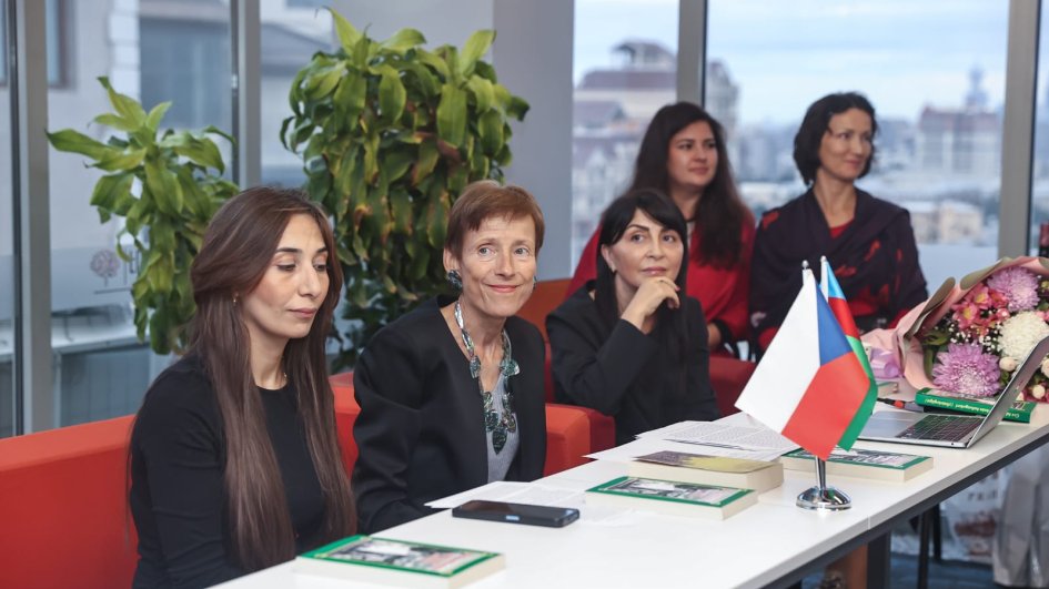 Çex hekayələri Azərbaycan dilində nəşr olunub