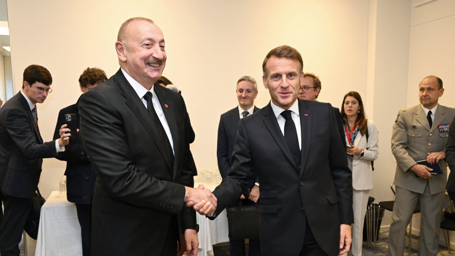 President Ilham Aliyev meets President Emmanuel Macron in Copenhagen