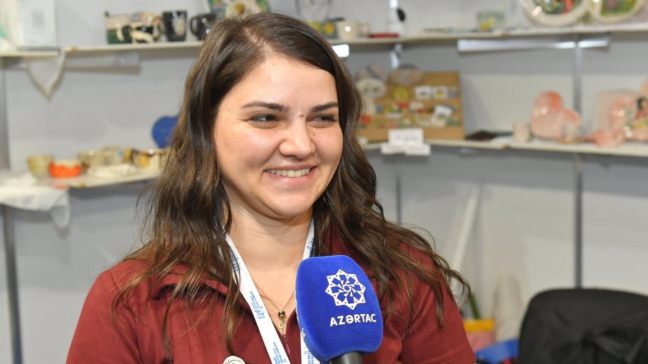 Diləzbər Hüseynzadə: Ebru sənəti autizmli uşaqlara möcüzə kimi təsir göstərir - MÜSAHİBƏ