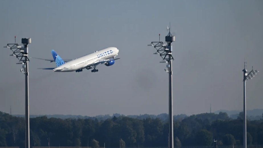 Munich airport reopens after drone sightings force closure