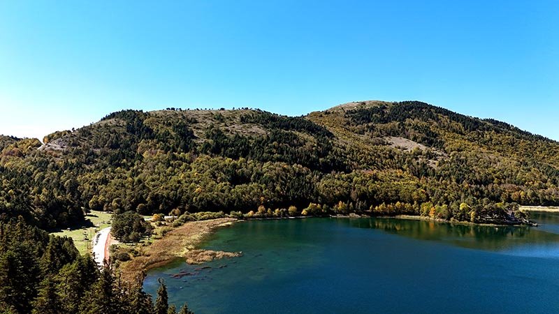 Abant’ta sonbahar güzelliği havadan görüntülendi