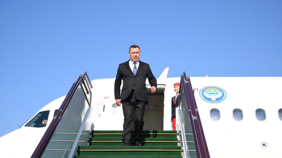 Kyrgyz President Sadyr Zhaparov arrives in Azerbaijan