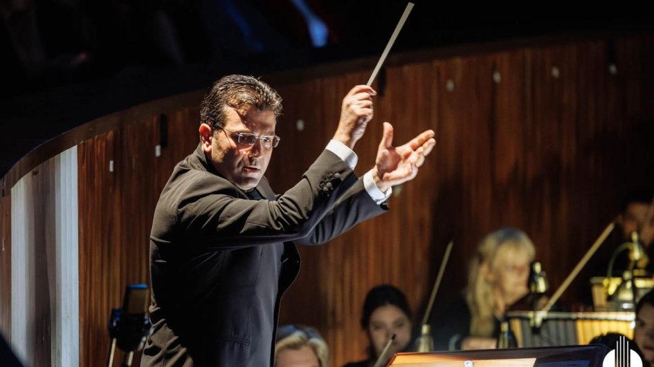 Beynəlxalq Opera Festivalında Azərbaycanı Əməkdar artist Əyyub Quliyev təmsil edib