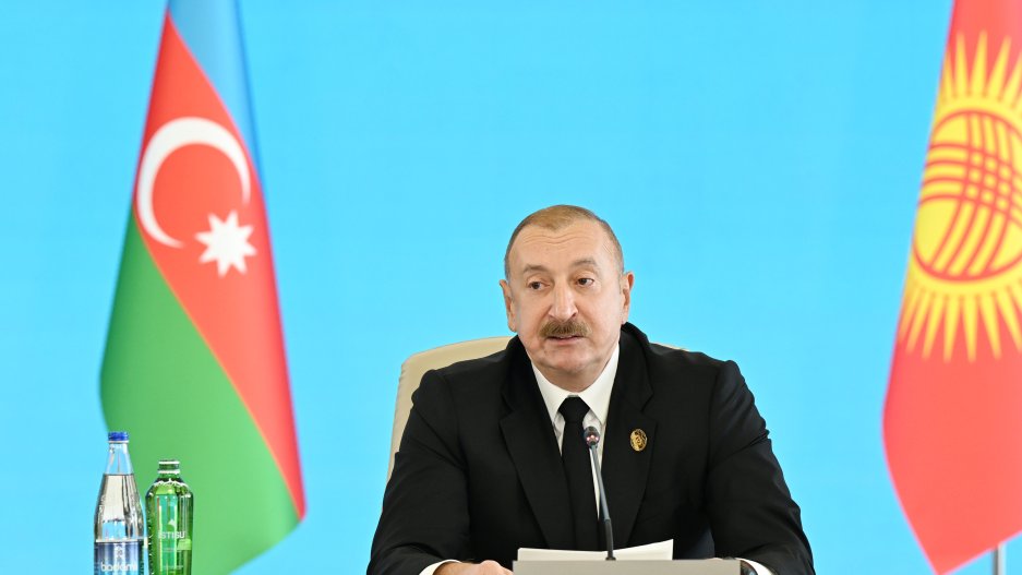 Qəbələdə Türk Dövlətləri Təşkilatının Dövlət Başçıları Şurasının 12-ci Zirvə Görüşü keçirilir
Prezident İlham Əliyev tədbirdə çıxış edib YENİLƏNƏCƏK