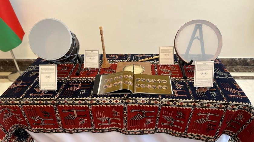 Əmmanda “Əsrlərin sədası: Azərbaycan musiqi alətləri” adlı sərgi açılıb