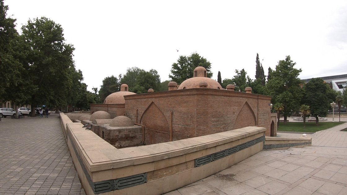 Gəncənin tarixi Çökək hamamı