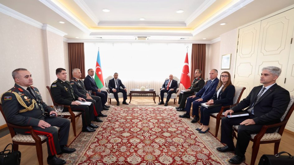 Ankarada Türkiyə ilə Azərbaycan arasında müdafiə sahəsində əməkdaşlıq məsələləri müzakirə olunub