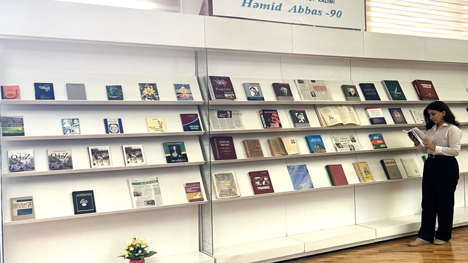 Milli Kitabxanada “Əməkdar incəsənət xadimi Həmid Abbas - 90” adlı kitab sərgisi açılıb