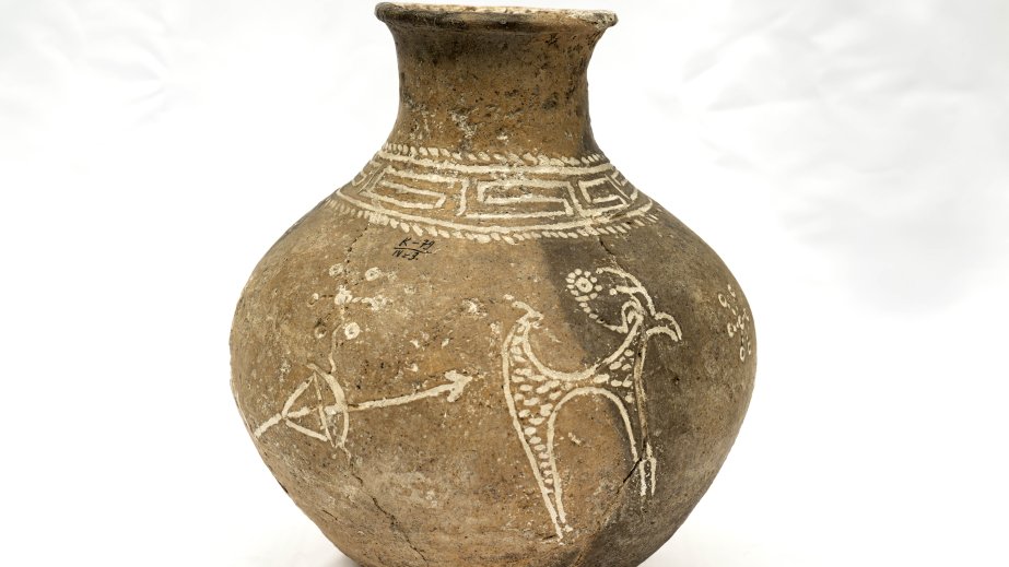 Azərbaycan muzeylərinin nadir eksponatları: Milli İncəsənət Muzeyindəki keramik qab