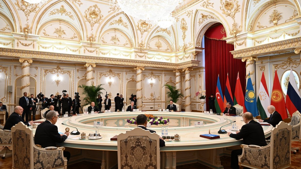 Dushanbe hosted expanded meeting of CIS Heads of State Council
President of Azerbaijan Ilham Aliyev attended the event