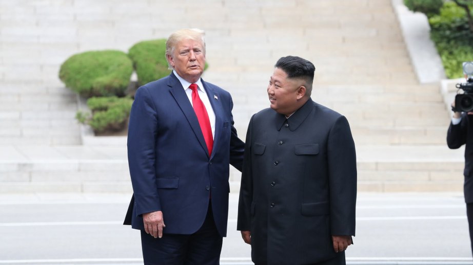 Cənubi koreyalı nazir: Kim Çen In və Donald Tramp APEC sammiti dövründə görüşə bilər