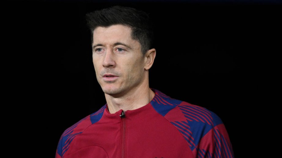 Barcelona's Lewandowski suffers thigh injury as Barca crisis deepens