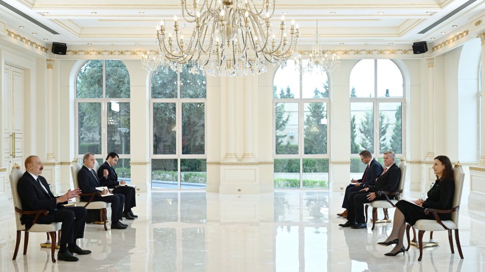 Prezident İlham Əliyev Avropa İttifaqının ölkəmizdəki nümayəndəliyinin yeni təyin olunmuş rəhbərinin etimadnaməsini qəbul edib
