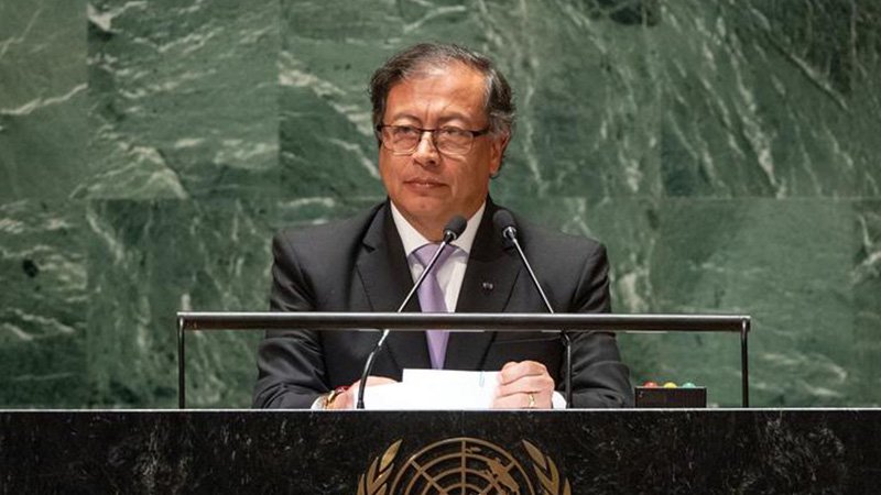 Kolombiya Cumhurbaşkanı Petro: Burada kralları kabul etmeyiz