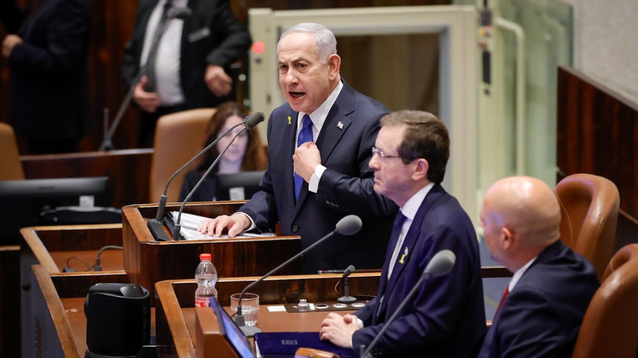 Netanyahu: Pazar günü Gazze'ye 153 ton bomba atıldı