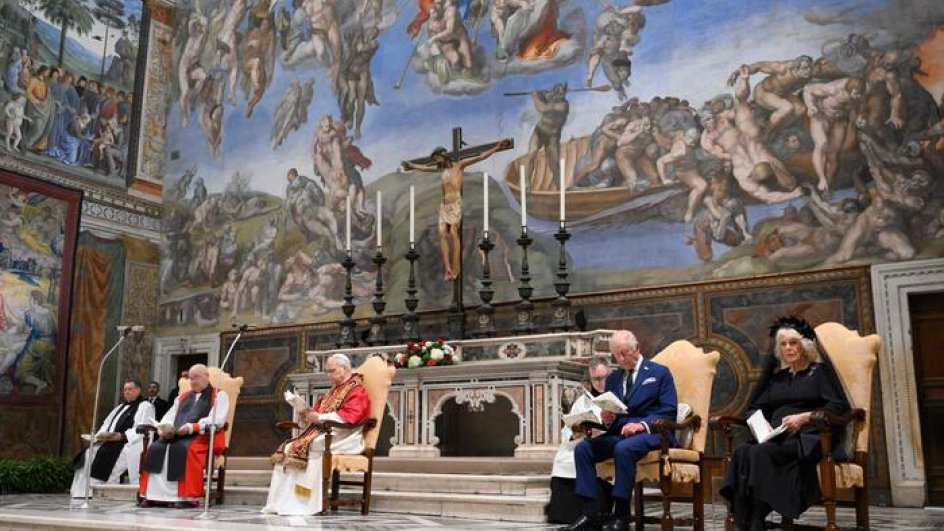 Katoliklərin və anqlikanların rəhbərləri son 5 əsrdə ilk dəfə birgə dua ediblər