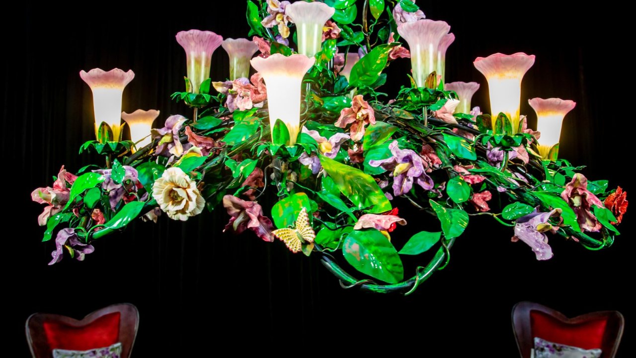 “Museum Furniture showroom”da “Xarı Bülbül” çilçırağının təqdimat mərasimi keçirilib