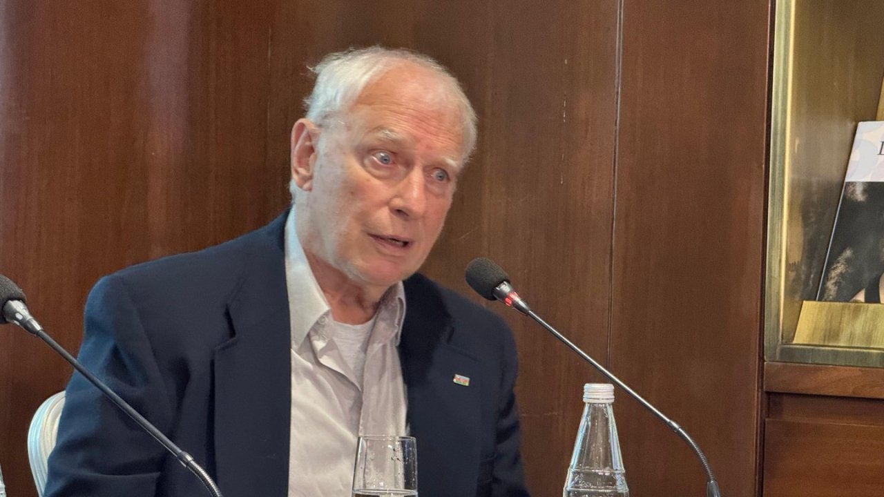 Amerikalı səyyah Qarabağ Universitetinin tələbələrini yüksək qiymətləndirib