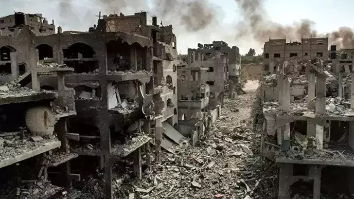 İsrail'in Gazze'de bir araca düzenlediği saldırıda 4 kişi yaralandı