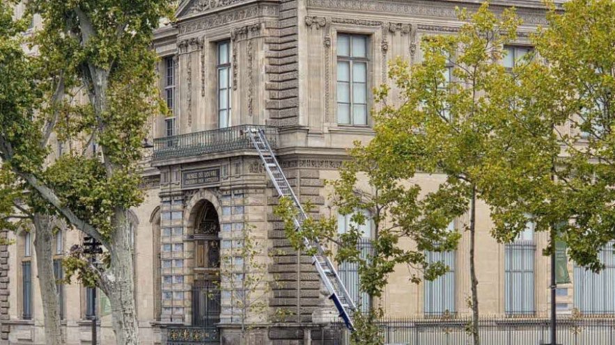 Luvr muzeyində qarət: şübhəliləri ələ verən saysız dəlillər