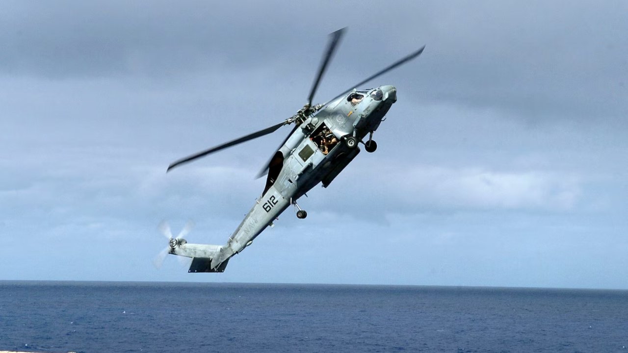 ABD helikopteri ve savaş uçağı Güney Çin Denizi’nde düştü