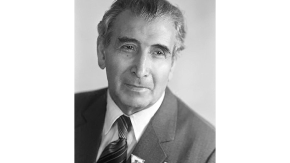 Bu gün Xalq yazıçısı Mirzə İbrahimovun doğum günüdür