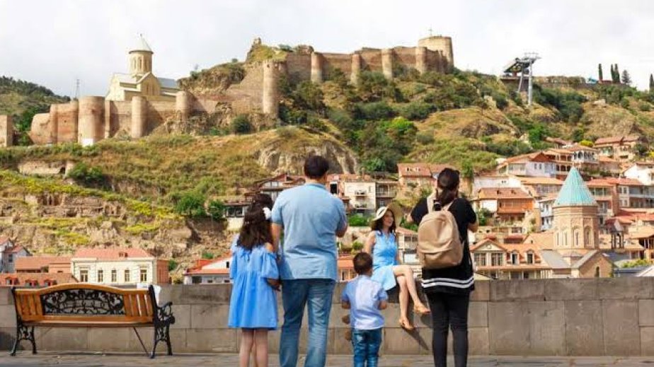 Gürcüstanın 9 ayda turizmdən gəlirləri 6 milyard laridən çox olub