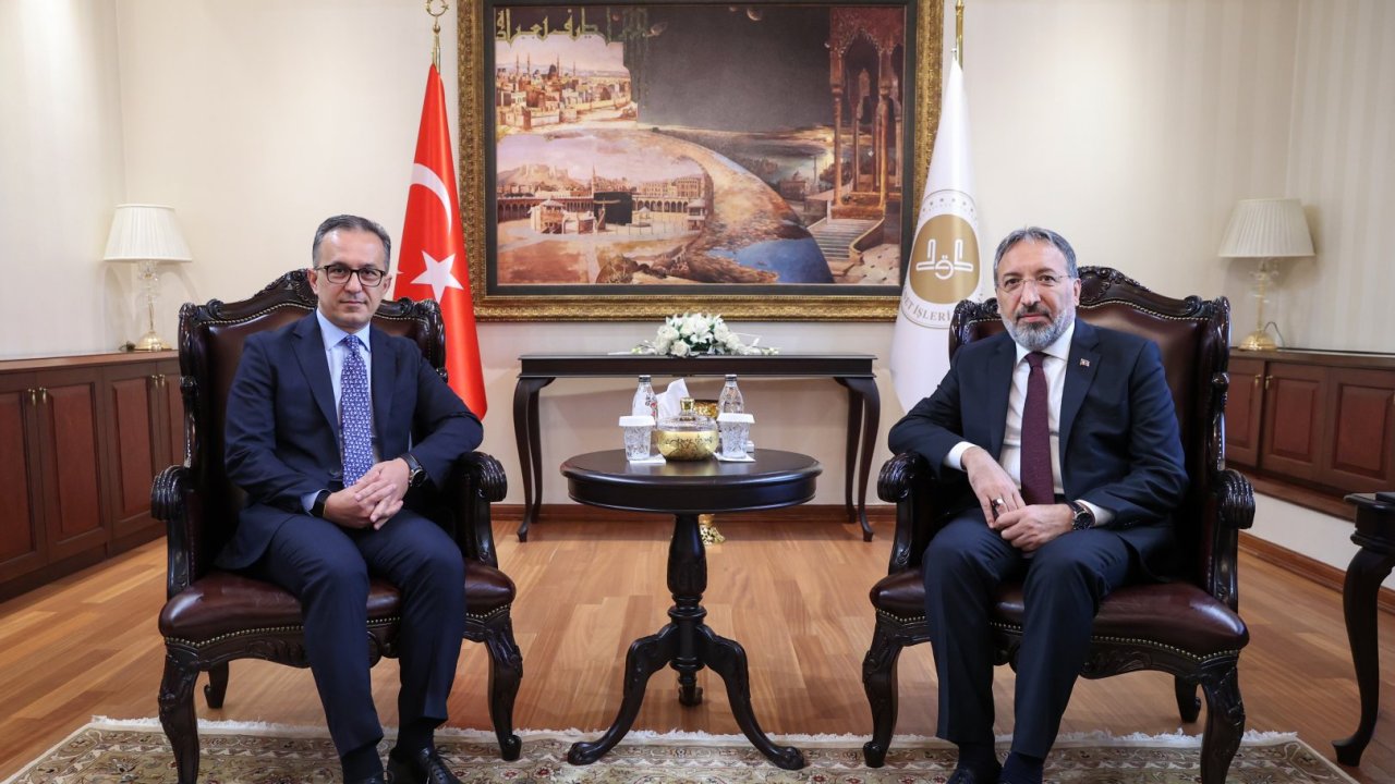 Dövlət Komitəsinin sədri Türkiyənin Diyanət İşləri İdarəsinin rəhbəri ilə görüşüb