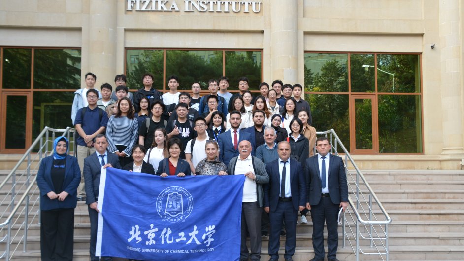 Fizika İnstitutunda Pekin Kimya Texnologiyaları Universiteti ilə əməkdaşlıq imkanları müzakirə edilib