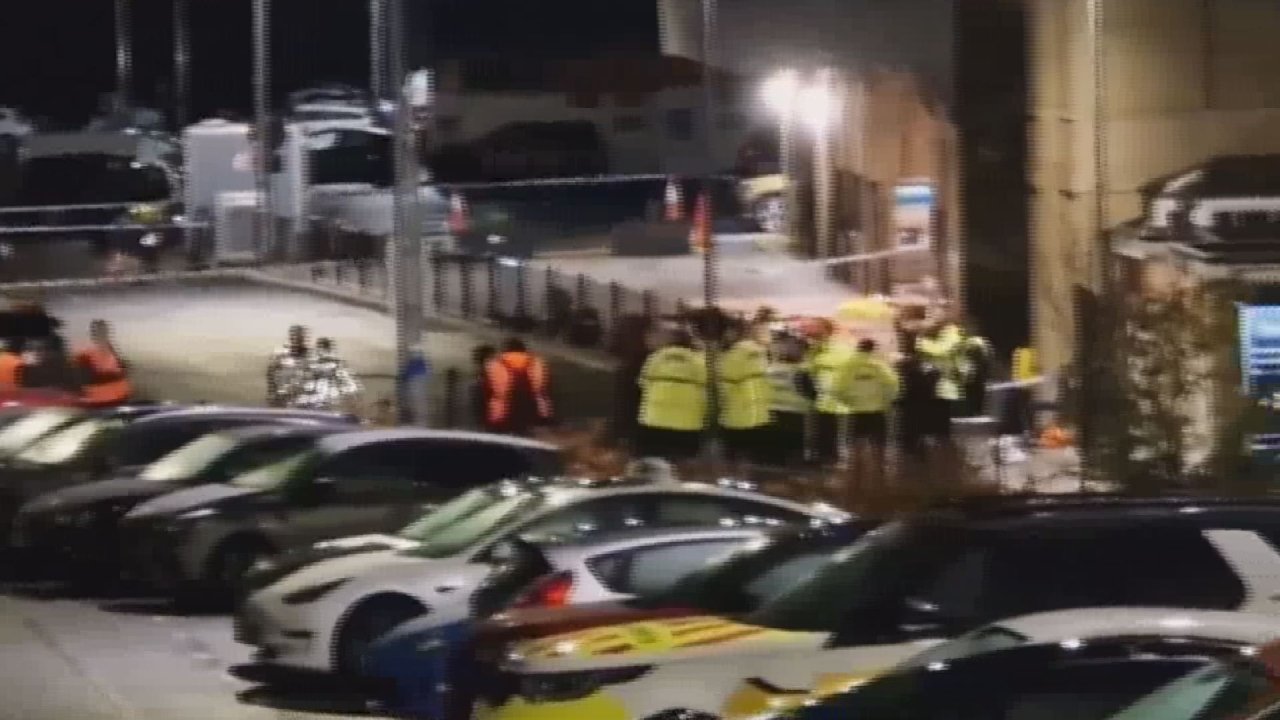 İngiltere'de trende bıçaklı saldırı: 10 yaralı