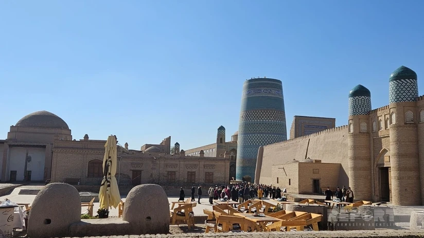 Azərbaycanlı jurnalistlər Xivədəki qoruq-muzeydə olublar