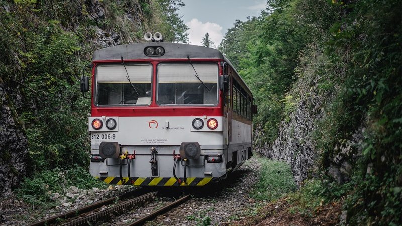 Slovakya’da tren kazası: 30 yaralı