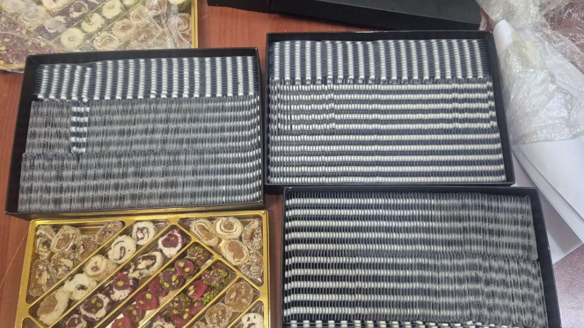 Şirniyyat qutularının içərisində gizlədilən dərman preparatları aşkar edilib