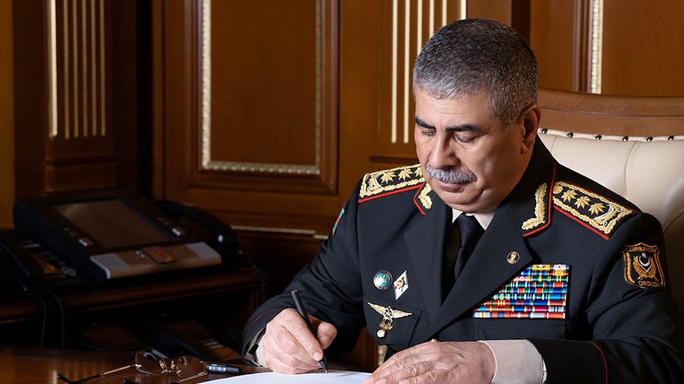 Azerbaijani Defense Minister extends condolences to Turkish counterpart