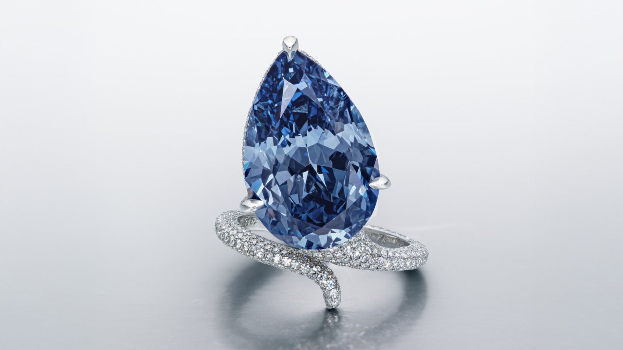 Nadir “Mellon Blue” almazı Cenevrədə 25,6 milyon dollara satılıb