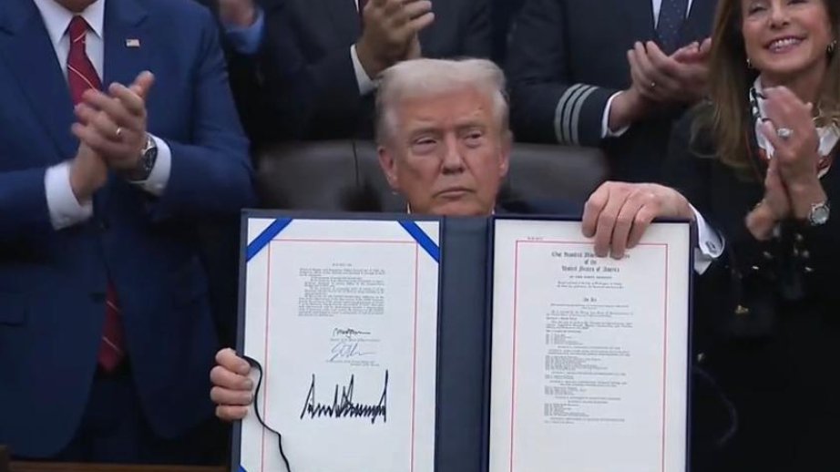 Trump signs spending bill to end longest shutdown in US history