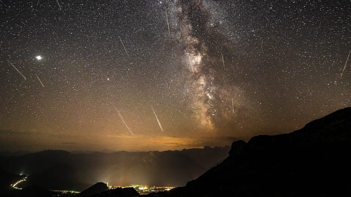 “Leonid” meteor yağışı pik həddə çatır