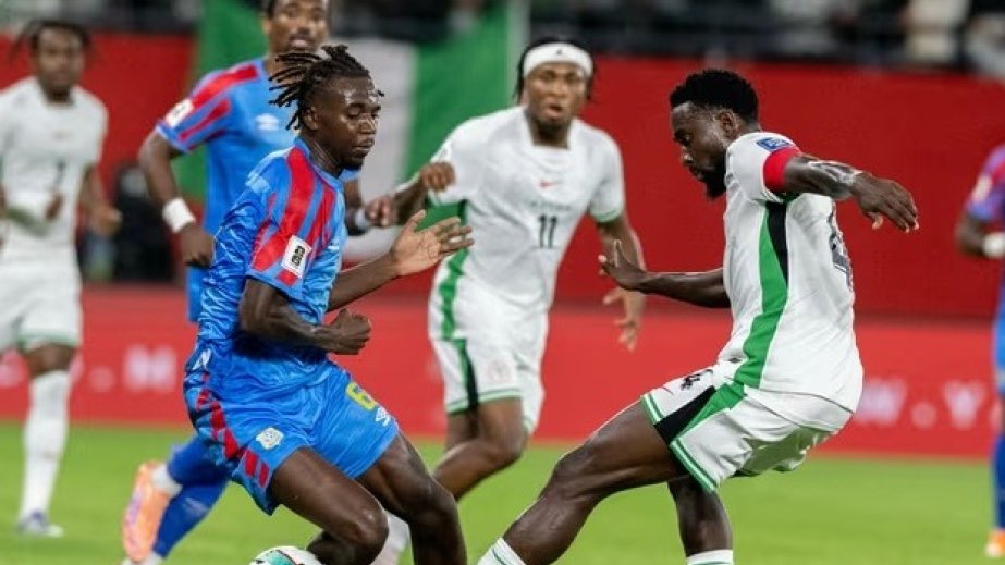 Nigeriya millisinin baş məşqçisi rəqib komandanı cadu ilə məşğul olmaqda ittiham edib