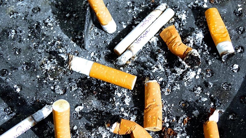 Berlin’de yere atılan sigara izmaritine 3 bin avroya kadar ceza