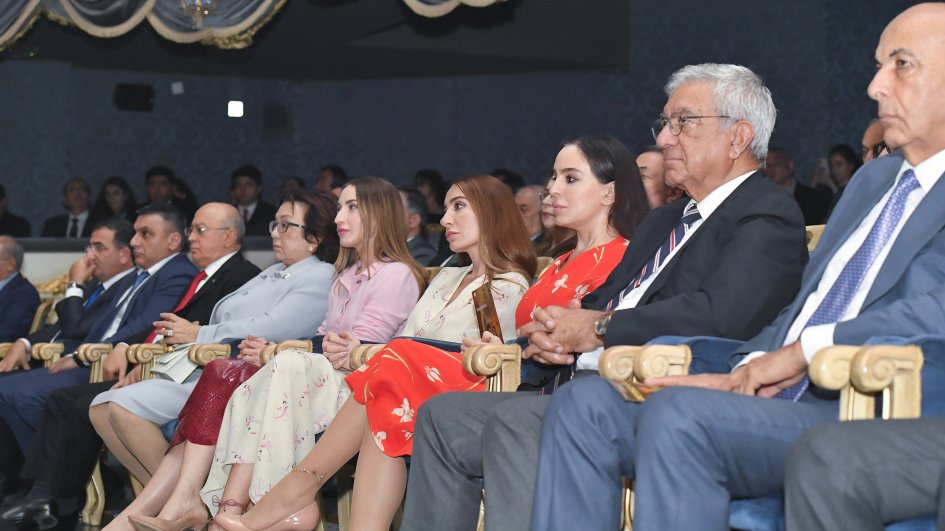 Akademik Musiqili Teatrda “Gülçöhrə və Əsgər” tamaşasının premyerası olub