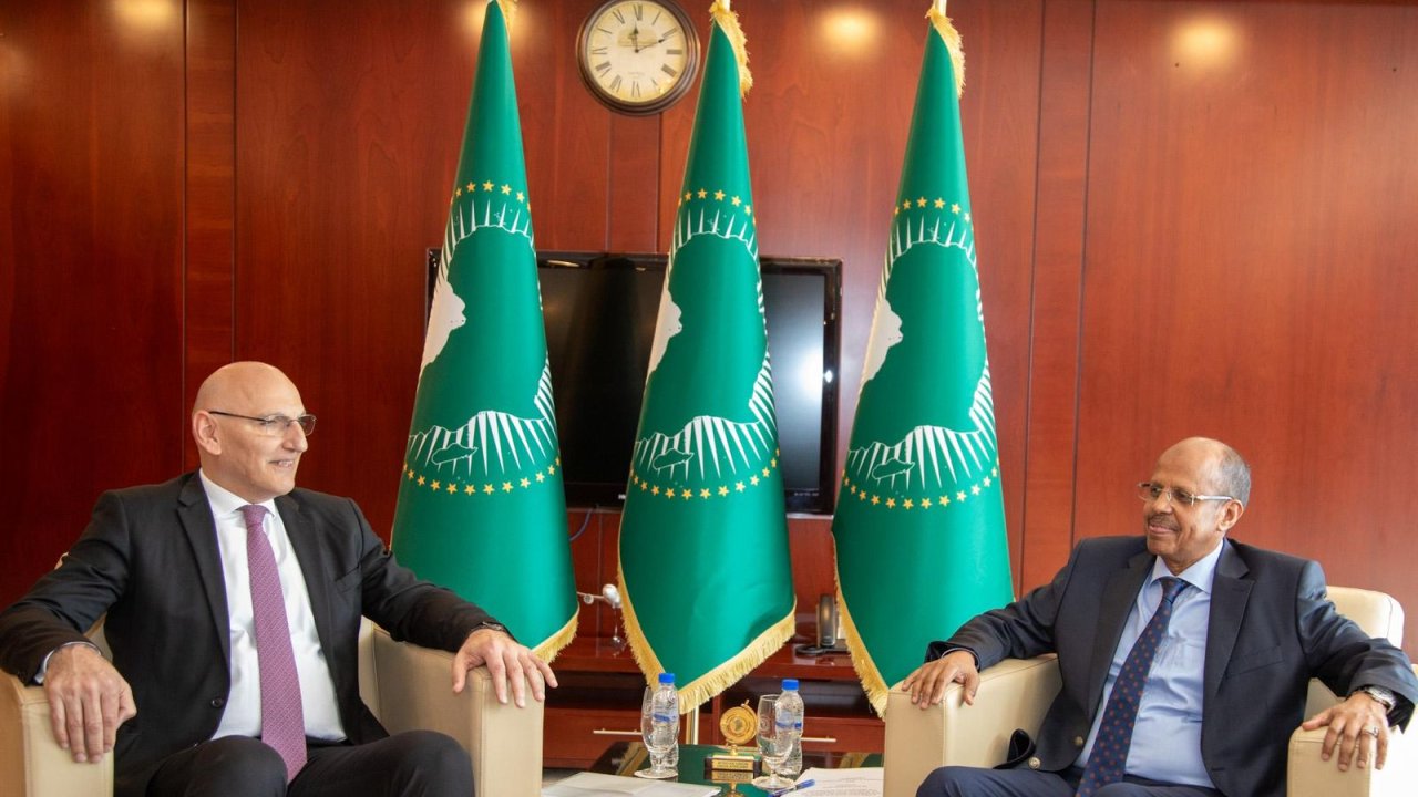 Prezidentin xüsusi tapşırıqlar üzrə nümayəndəsi Elçin Əmirbəyov Efiopiyada işgüzar səfərdə olub