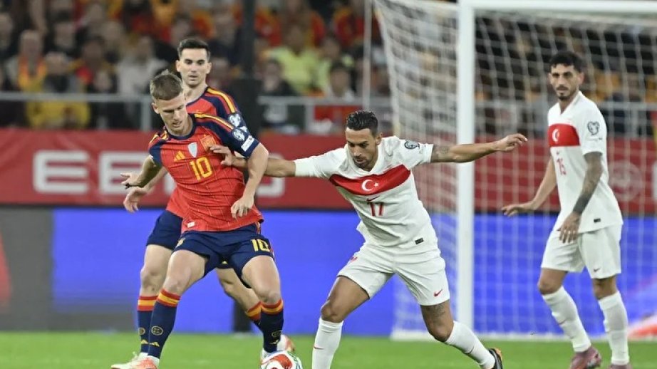 İspaniya ilə oyun zamanı Türkiyə millisinin paltardəyişmə otağından oğurluq edən şəxs saxlanılıb