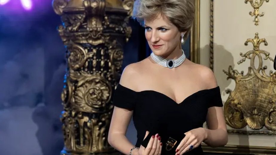 Parisdəki Grevin muzeyində şahzadə Diananın mumdan hazırlanmış heykəl-fiquru qoyulub