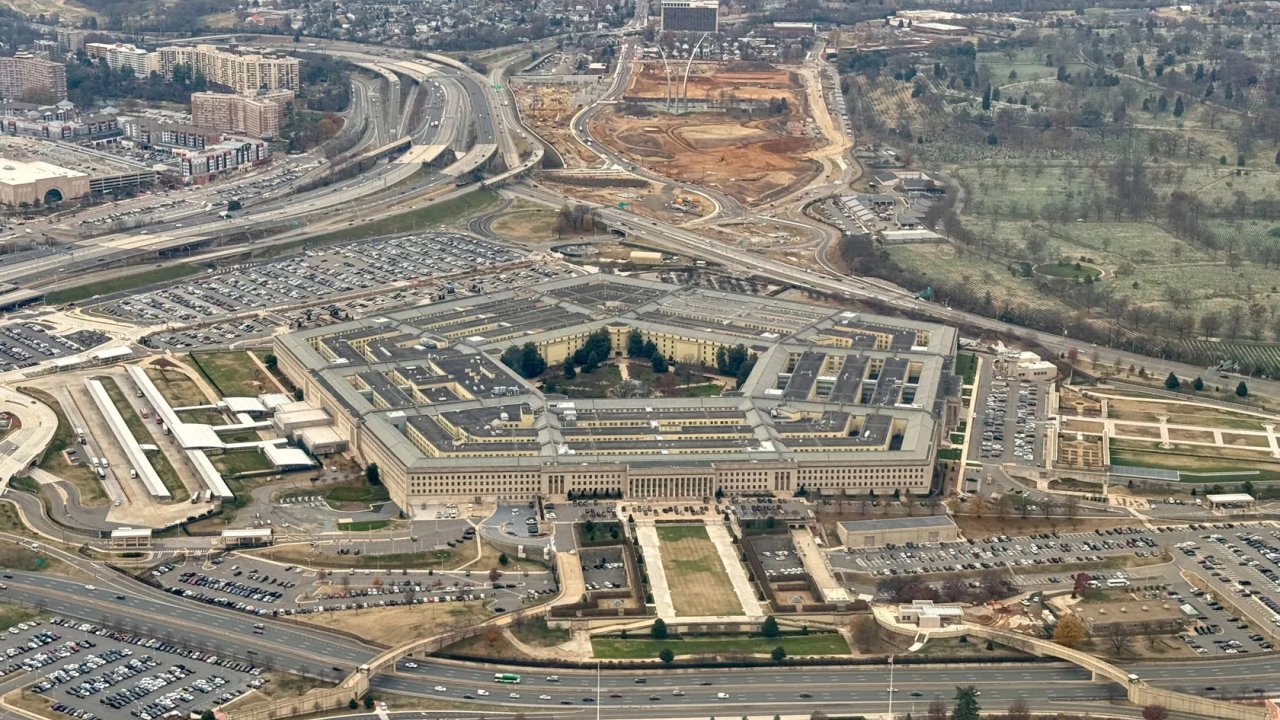 Pentagon, askerleri ‘Trump'a itaatsizliğe çağıran’ Demokrat Senatör aleyhinde soruşturma başlattı