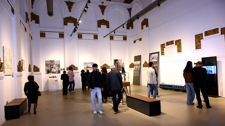 Azərbaycan Dəmiryol Muzeyində ilk müasir incəsənət sərgisi – “Yaşıl qatar”