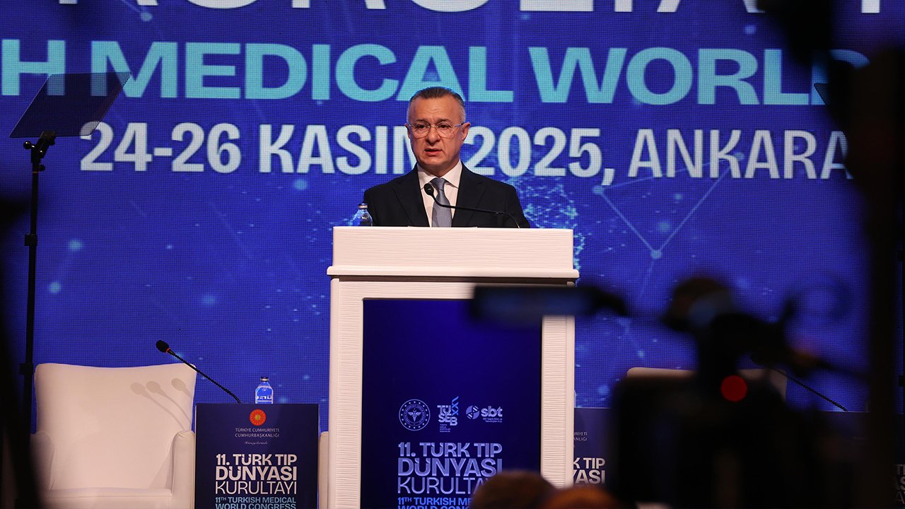 Azərbaycanın səhiyyə naziri XI Türk Tibb Dünyası Qurultayında çıxış edib