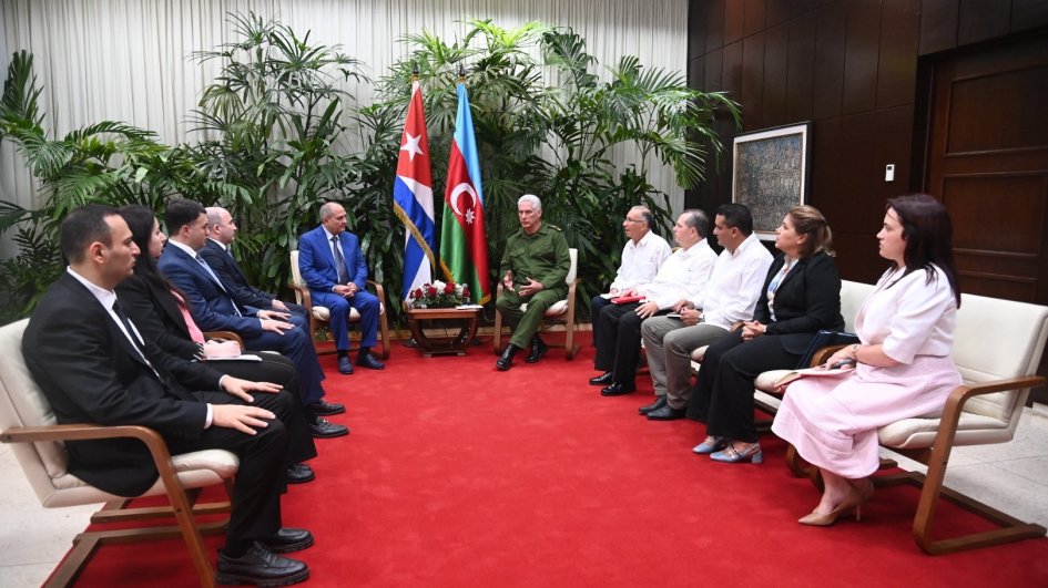 Delegation of New Azerbaijan Party visits Cuba