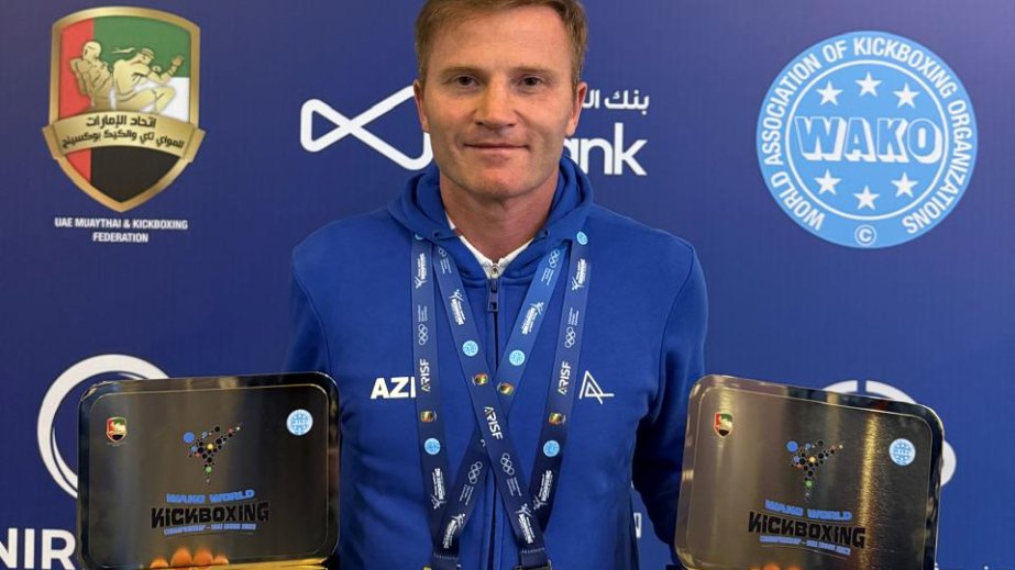 Eduard Məmmədov 10-cu dəfə dünya çempionu olub