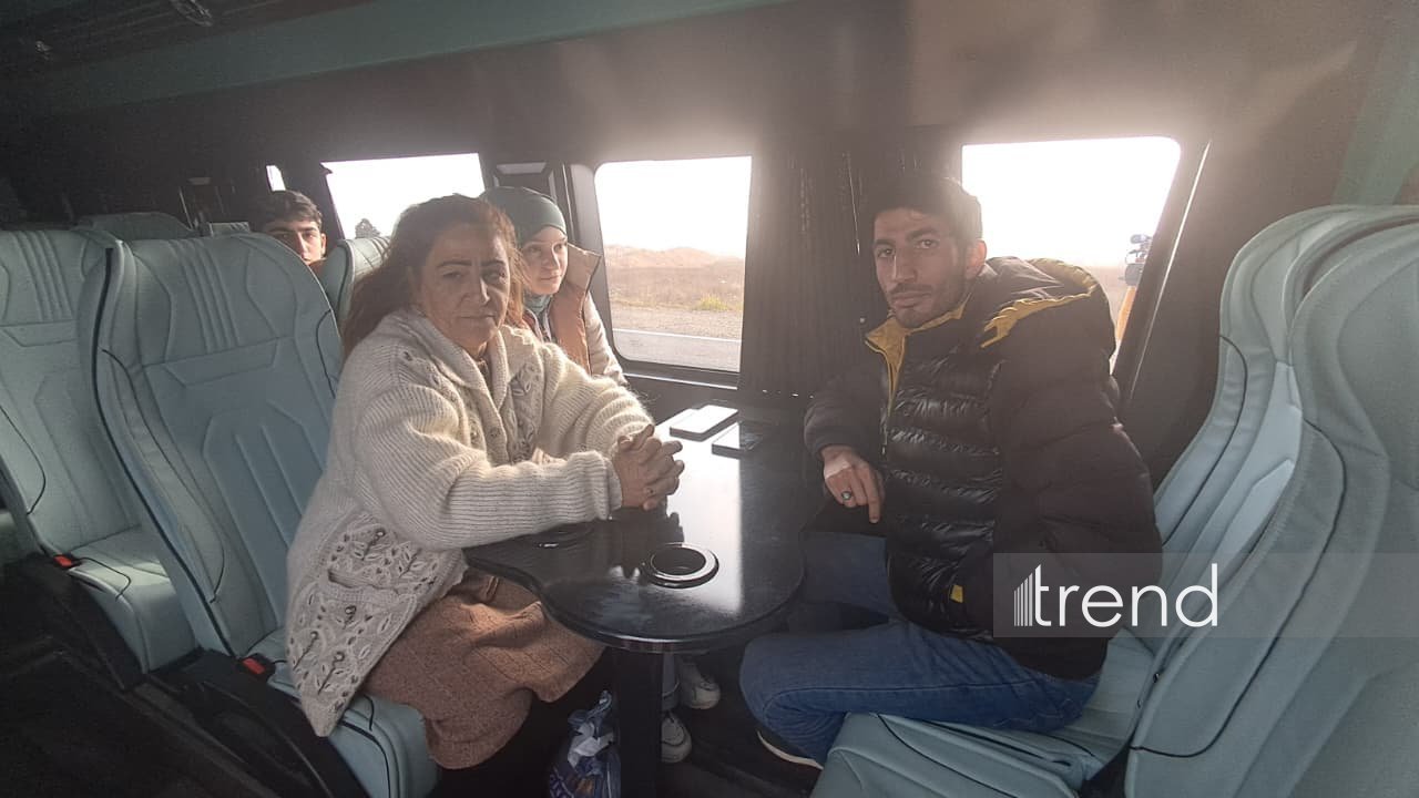 Növbəti köç karvanı Xocavəndin Qırmızı Bazar qəsəbəsinə çatıb