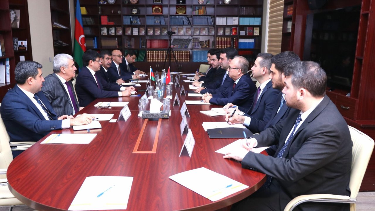 İki qardaş ölkənin diaspor qurumları müzakirələr aparıb